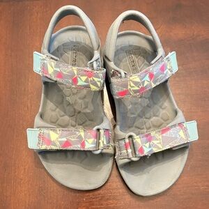 Merrell Girls 10T Adjustable Gray Sandals with Multicolor Geometric Straps
